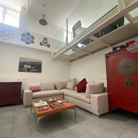 Living Apartment Milan Bagian luar foto
