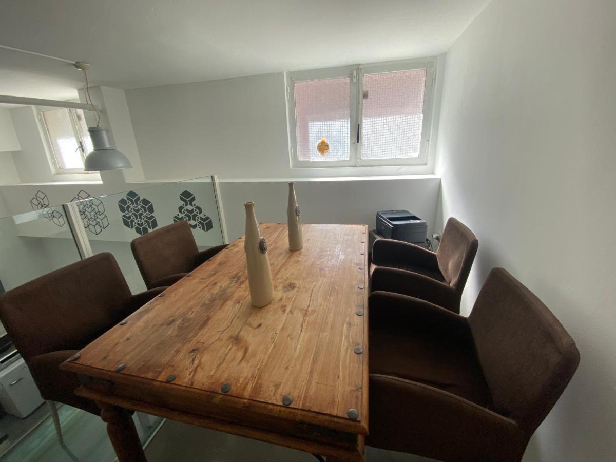 Living Apartment Milan Bagian luar foto